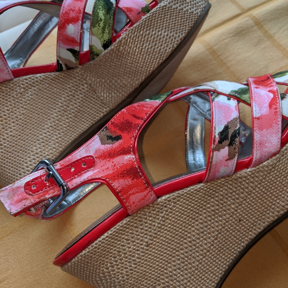 Shoes - Picture 2 of 6